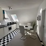 Lavender House Apartment *